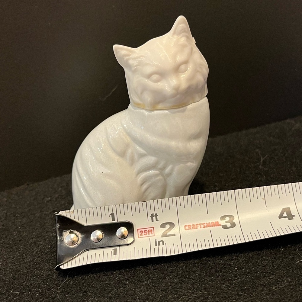 Avon White Cat Decanter Bottle Long Hair Fluffy White Cat Figurine - Picture 11 of 13